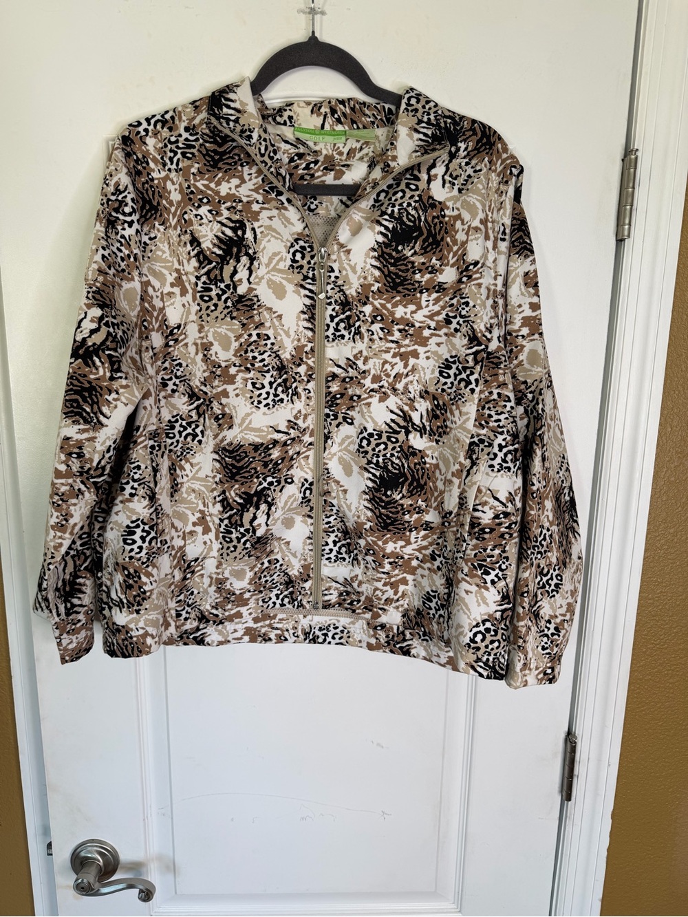 Allyson Whitmore Light Weight Animal-Print Golf Jacket. Size PL